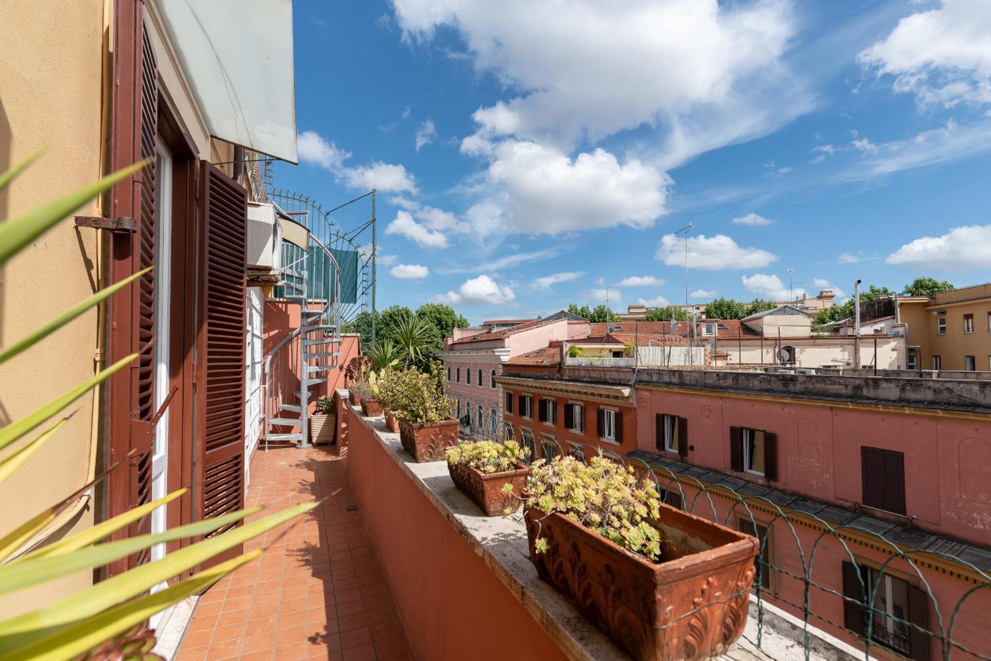 25 Penthouse Porta Pia Apartment Rom